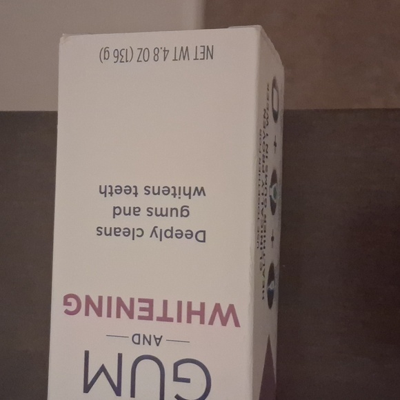 4 BN Crest Gum RECESSION  and GUM ENAMEL Toothpaste Bundle - 4.8 Oz - Picture 3 of 3